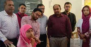 হিলিতে টাইফয়েড টিকাদান কর্মসূচির উদ্বোধন